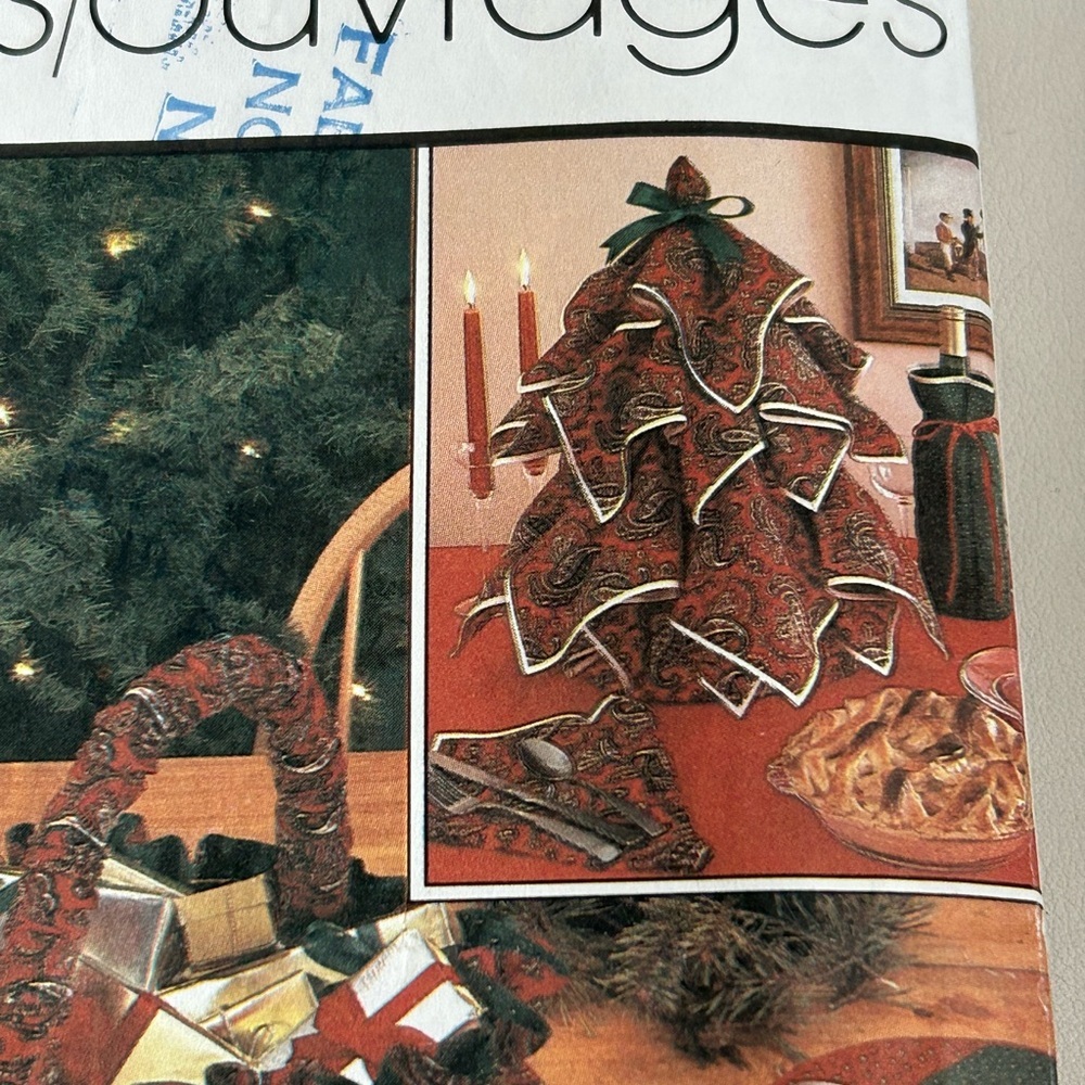 5/$25 SIMPLICITY 7024 Festive Paisley Christmas Tree Table Topper 🪡